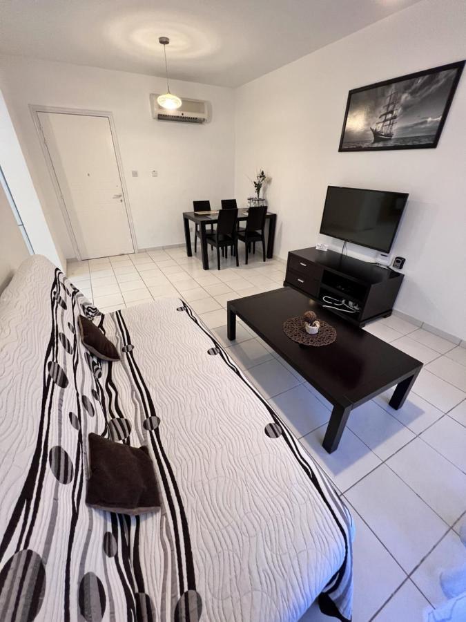 Iris Village Paphos Ngoại thất bức ảnh
