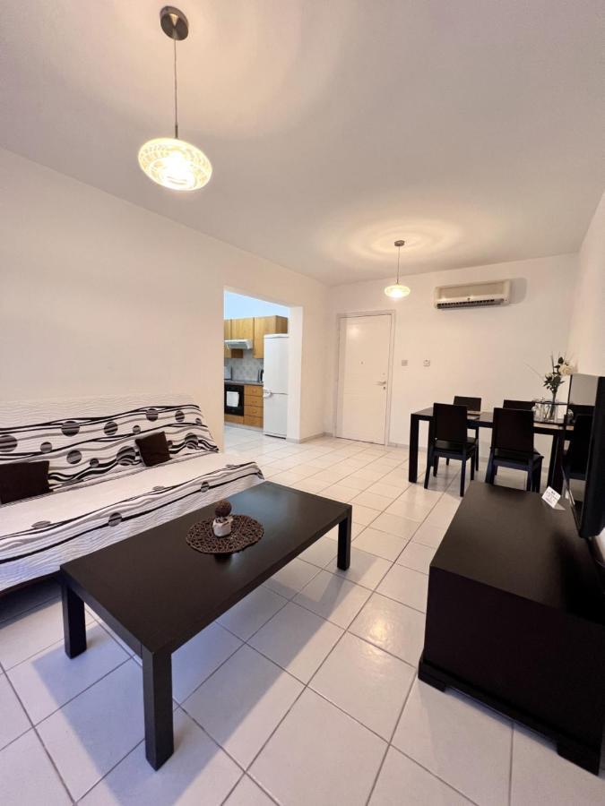 Iris Village Paphos Ngoại thất bức ảnh