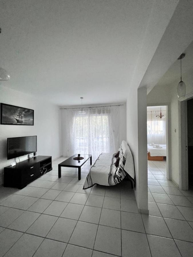 Iris Village Paphos Ngoại thất bức ảnh