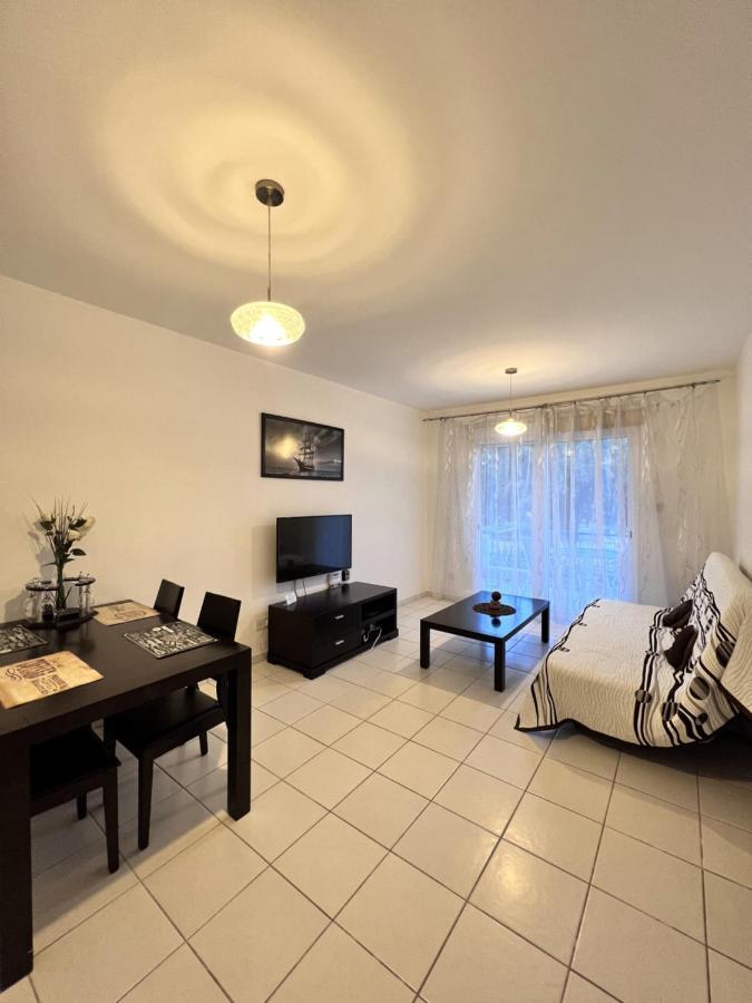 Iris Village Paphos Ngoại thất bức ảnh